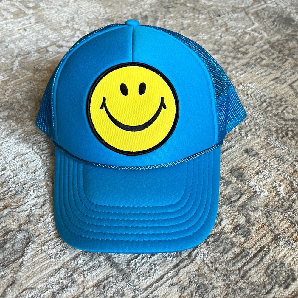 AVIATOR NATION TRUCKER HAT SMILEY